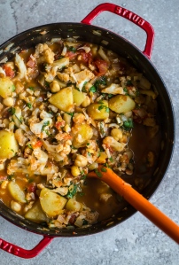cauliflower-potato-and-chickpea-vegan-curry-0040-8